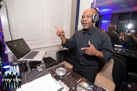 Why Hiring a Professional Corporate Party DJ is Worth the Investment